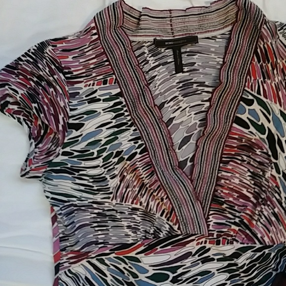 BCBGMAXAZRIA TOP NWOT - Picture 4 of 7